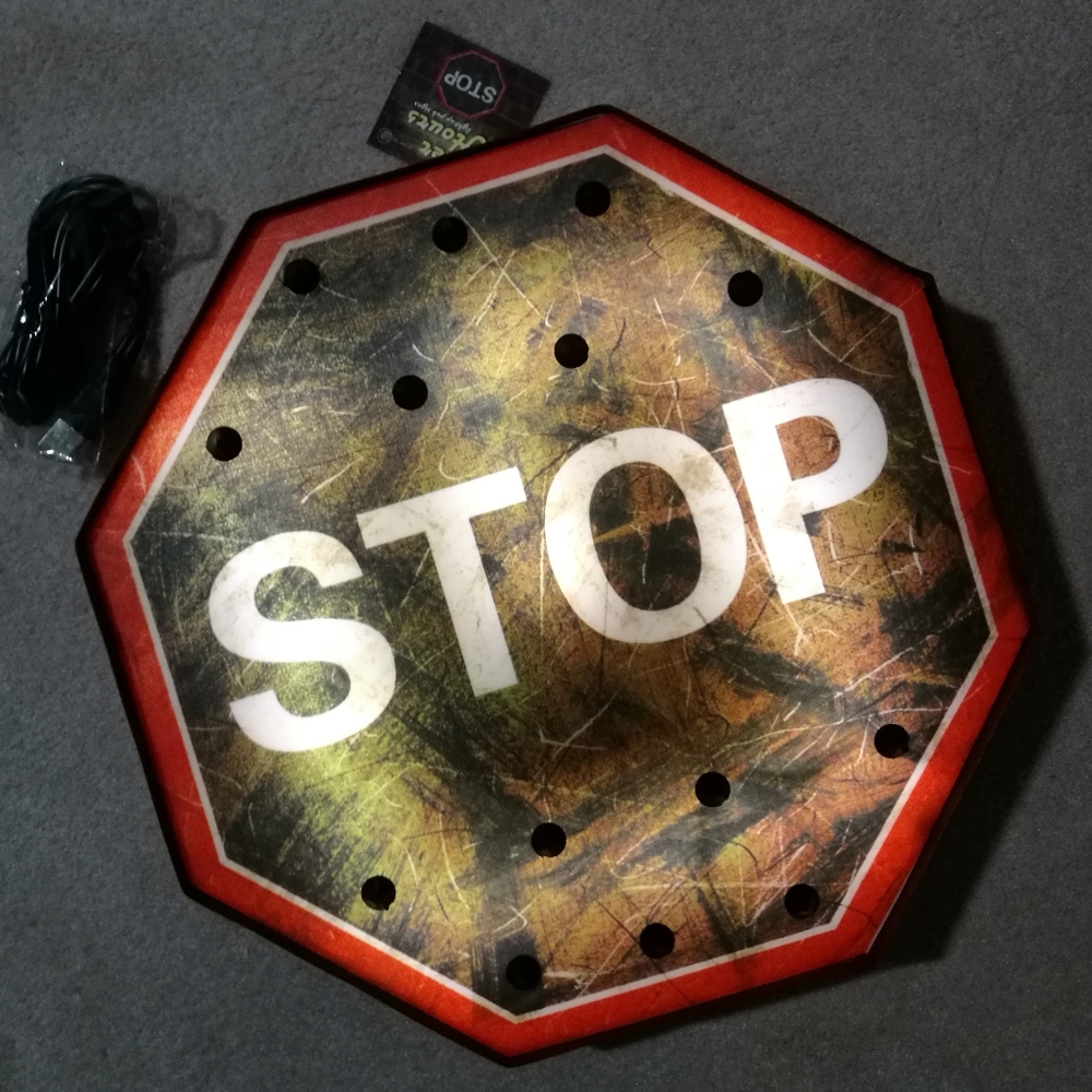 ☀ NWT Studded Light Up Stop Sign ☀